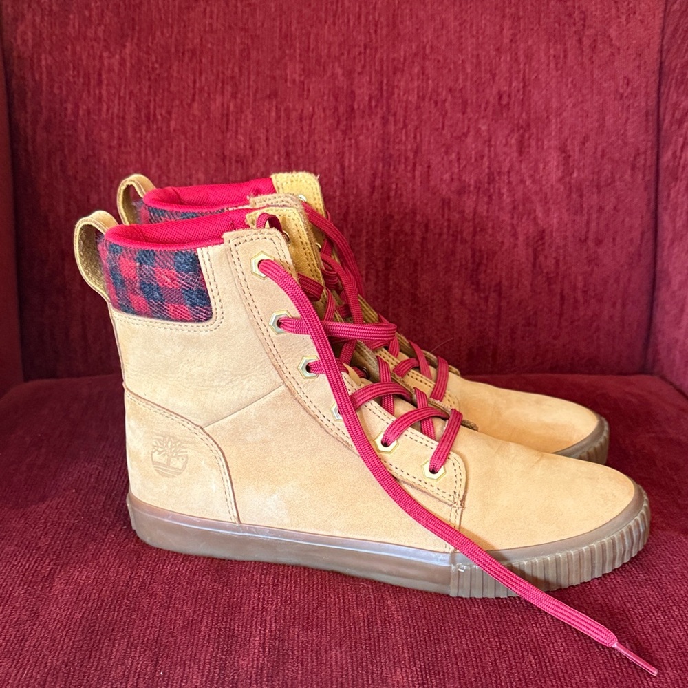 Timberland Women's Tan and Red High-Top Sneakers sz 9